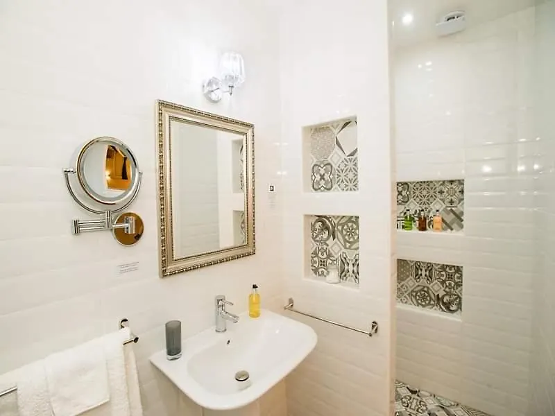 Julesy'S Bnb Hotel Cospicua Malta
